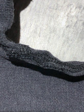 Load image into Gallery viewer, lululemon black cropped capri leggings - Hers size 6
