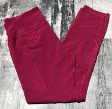 Load image into Gallery viewer, lululemon pink cropped leggings - Hers size 8
