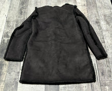 Load image into Gallery viewer, H&amp;M black jacket - Hers size 6
