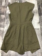 Load image into Gallery viewer, BCBG green romper - Hers size XS
