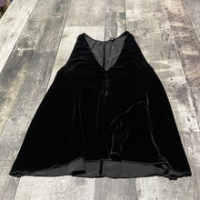 Load image into Gallery viewer, Babaton black velvet tank top - Hers size XS
