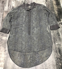 Load image into Gallery viewer, Wilfred grey sheer 3/4 sleeve 100% silk blouse - Hers size XS
