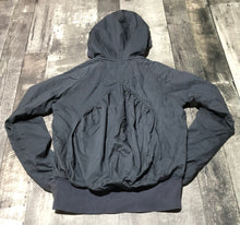 Load image into Gallery viewer, lululemon dark grey light jacket - Hers size 6
