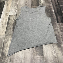Load image into Gallery viewer, TNA grey shirt - Hers size S
