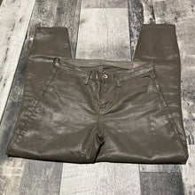 Load image into Gallery viewer, Banana Republic green/brown pants - Hers size 26
