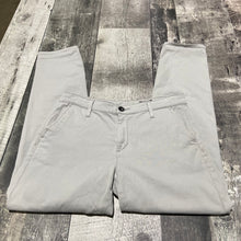 Load image into Gallery viewer, AG grey pants - Hers size 26
