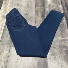 Load image into Gallery viewer, William Rast blue jeans - Hers size r
