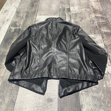 Load image into Gallery viewer, BB Dakota black jacket - Hers size S
