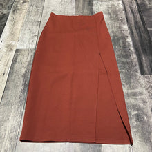 Load image into Gallery viewer, Babaton orange skirt - Hers size 2

