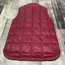 Load image into Gallery viewer, GAP burgundy vest - His size L
