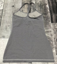 Load image into Gallery viewer, lululemon grey/black tank top - Hers size 4
