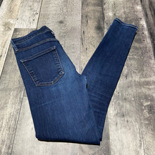 Load image into Gallery viewer, Citizens Of Humanity blue jeans - Hers size 27
