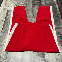 Load image into Gallery viewer, Babaton red/white pants - Hers size 4
