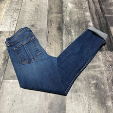 Load image into Gallery viewer, Rag &amp; Bone blue jeans - Hers size 25
