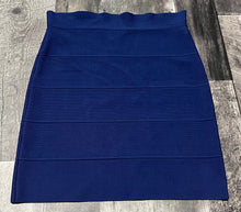 Load image into Gallery viewer, BCBG blue skirt - Hers size M
