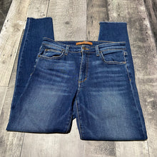 Load image into Gallery viewer, Joe’s blue jeans - Hers size 27
