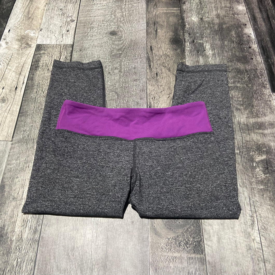 Lululemon grey/purple capris - Hers size 6