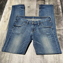 Load image into Gallery viewer, Citizens of Humanity blue jeans - Hers size 28
