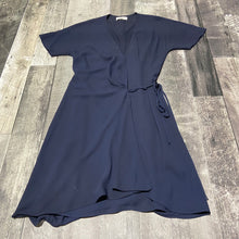 Load image into Gallery viewer, Babaton navy dress - Hers size XXS
