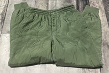 Load image into Gallery viewer, TNA green pants - Hers size XS
