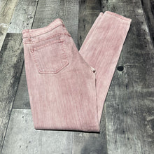 Load image into Gallery viewer, Rich &amp; Skinny pink pants - Hers size 26
