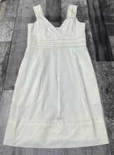 Load image into Gallery viewer, BCBG white dress - Hers size 4
