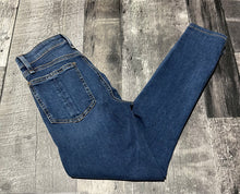 Load image into Gallery viewer, Rag &amp; Bone blue jeans - Hers size 24
