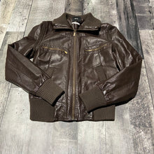 Load image into Gallery viewer, BDG brown jacket - Hers size XS
