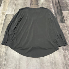 Load image into Gallery viewer, Banana Republic black shirt - Hers size XS
