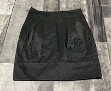 Load image into Gallery viewer, Club Monaco black skirt - Hers size 2
