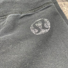 Load image into Gallery viewer, Lululemon black pants - Hers size 8
