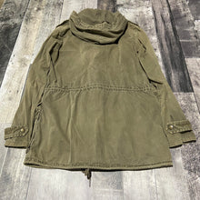 Load image into Gallery viewer, Talula green jacket - Hers size S
