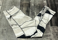Load image into Gallery viewer, lululemon white/cream/black capris - Hers size approx S
